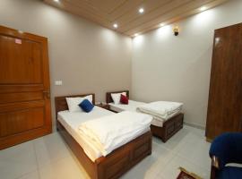 Sylvan Hotel & Restaurant, Umairs Haven Residences Kumrat, hotel in Tāl