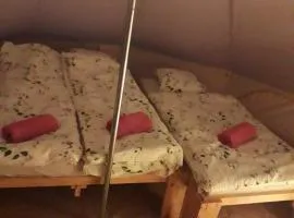Namiot przy podeście