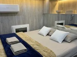 Central Luxury Studio