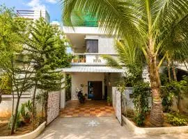Elara by Guestly Premium Vintage Villa Sanikpuri