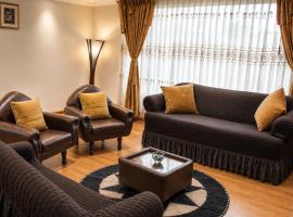 Comfortable with Private Garage and Excellent Location Rb, hotel a Riobamba