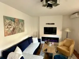 Golden Apartment