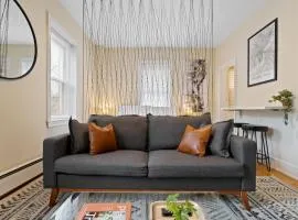 Central King Bed Studio Sleeps 3 Walk Score 98 No Car Needed