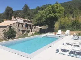 Maison de Céline en pleine Nature avec vue Montagnes et Jacuzzi
