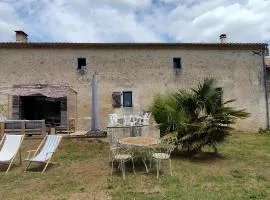 Charming country house retreat with swimming pool Douzillac