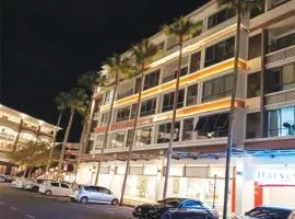 Wonderful Times Square Miri Resort 7 Pax Max 2BR 1BA