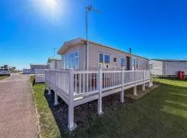 Modern 6 Berth Caravan With Wifi Nearby Pakefield Beach Ref 68028Cr