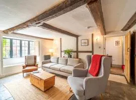 Characterful Grade II Listed Cottage in Bodicote - Pass the Keys