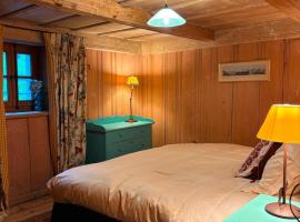 Chalet pittoresque sur le TMB, hotel v destinácii La Fouly