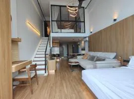 138 SKY LOFT Golf View Near Airport & SPICE