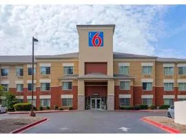 Motel 6 Suites Memphis Airport, TN