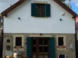 Anna Casa Del Vino