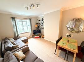 2 Bed Flat - short walk from Brent Cross Station, hotel a Hendon