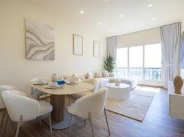 Idyllic Beachside Bliss 1BR with Sea Views in Bab Al Bahr