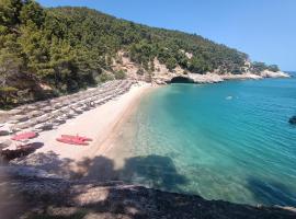 Villetta Macina 28, hotell i Pugnochiuso