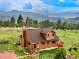 Panoramic Views! 'The Cozy Fox Cabin' in Livermore