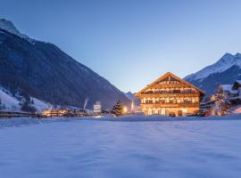 Hotel Bergjuwel, hotel v Neustift im Stubaital