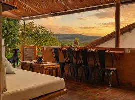 LOLO & Lo Casona - Peaceful Neighborhood, Tropical Garden & Panoramic Terrace