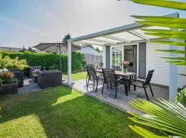 64, Charming Nature Retreat, Near Efteling, with Private Parking & Garden