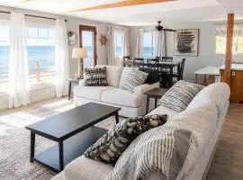 Lakefront Cottage Retreat - Main House