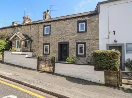 4 Oak Cottages
