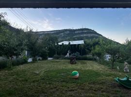 Mountain Panorama Garden BBQ ECO, хотел в Шумен