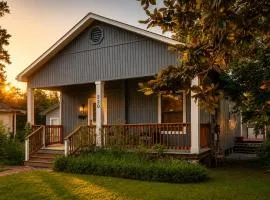 Charming 3BR Historic Home on Mardi Gras Route