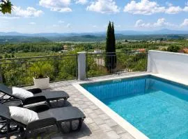 Vintage house with pool