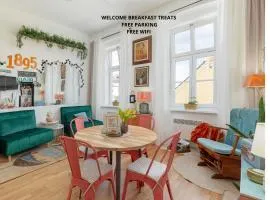 Casa 1895 , Boutique Stay in a Historic Townhouse near the Beer Fountain