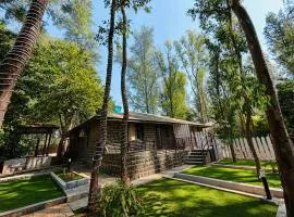 Saavali Pool Villa , Nature Stay, Kayaking & Bonfire ,Barbecue & Family Getaway