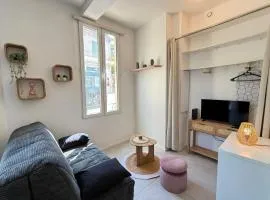 Studio 18m rénové RDC proche commerces & bus
