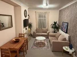 Spacious 2 Bed Apartment Walk to City Centre
