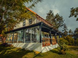 La Dama de los vientos, hotel i Cerro Azul