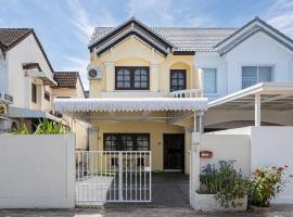 3Bedrooms, Pet friendly, 5min drive to BTS Udomsuk, Hotel in Bangna