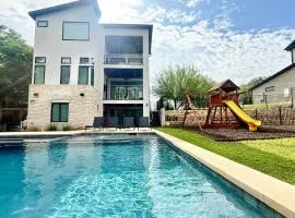 LBJ Bliss Retreat Heated Pool Hot Tub Game Rooms