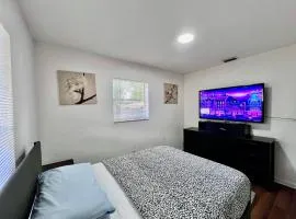 Private Room near Downtown