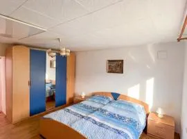 House Flajs - secluded 2BR Surrounded by Forest