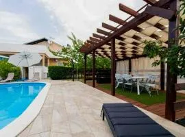 House Bistre with private pool