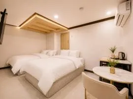 Ramon Hotel