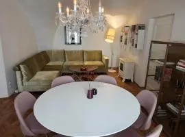 Golden Spur - Old Town Apartment