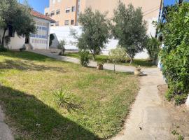 Villa with garden, ξενοδοχείο σε Ez Zahra