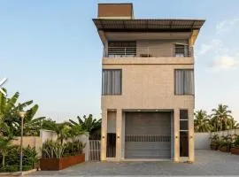 AVR Housing