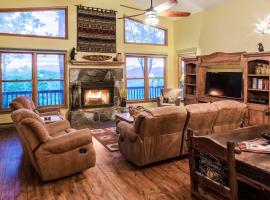 3 Bed 3 Bath Vacation home in Sylva, hotel Sylvában