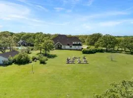 Post Oak Estate - Pool Barn 2 Guest Homes 16 Ac