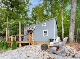 Cozy Lakeview Cottage