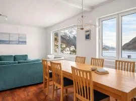 Great Views of Fjord & Mountains Balcony Central