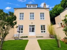 Gîte restauré 6 pers. au bord de la rivière, proche centre, parking et wifi - FR-1-410-380