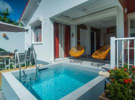Villa piscine privée Grand-Bourg proche plage, Hotel in Grand-Bourg