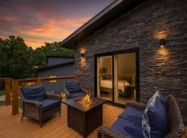 Flo Ride Chalet Hot tub Woodland viewsOn the Back 40 trail