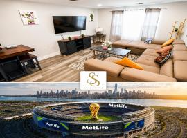 The Charming Suite - 1BR close to NYC, hotel sa Paterson
